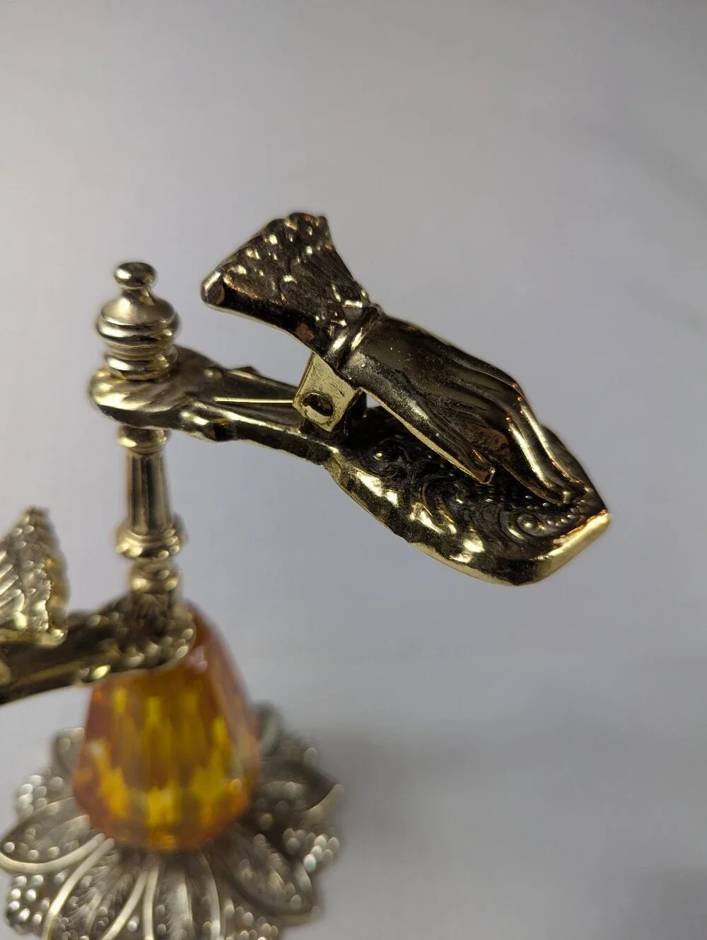 Vintage Hollywood Regency “Handy Andy” Vanity Clip Stand